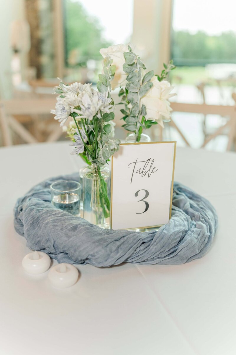 Reception details at Dugaren Venues & Vineyards